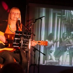 Koncert közben Józsa Erika